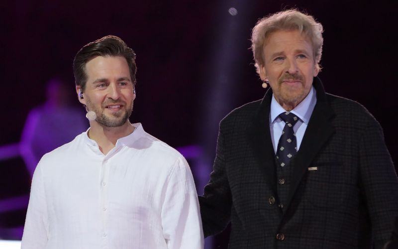 2022 standen Alexander Klaws (links) als Jesus Christus und Thomas Gottschalk als Erzähler für "Die Passion" auf der Bühne.
