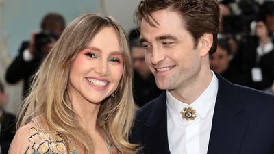 Bild zu Artikel Suki Waterhouse und Robert Pattinson