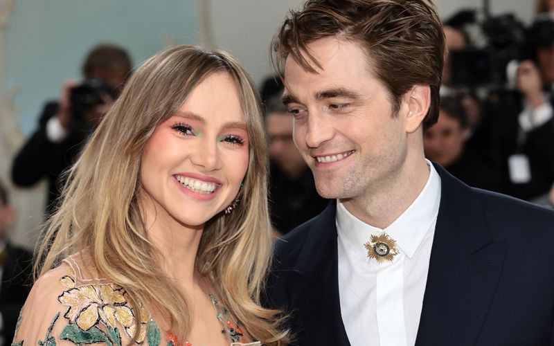 Suki Waterhouse und Robert Pattinson werden bald Eltern.
