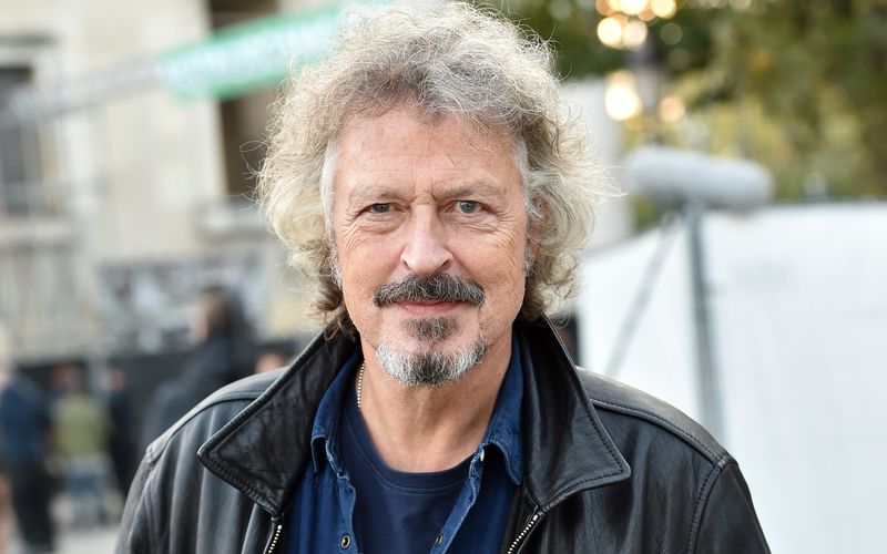 Seit 1976 ist Wolfgang Niedecken der Frontmann von BAP - und inzwischen auch das einzig verbliebene Gründungsmitglied. Die Kölschrock-Band zählt, obwohl die Texte in Kölner Mundart verfasst sind, zu den erfolgreichsten des Landes, mit dreizehn ihrer Alben, zuletzt mit "Zeitreise / Live im Sartory", schafften es BAP auf Platz eins der Charts.  