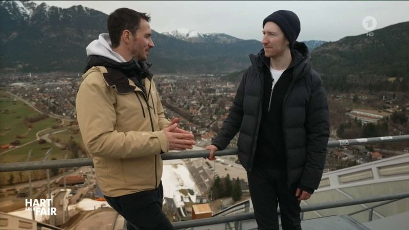 "Der Wintertourismus wird nicht mehr so planbar sein", glaubt Ex-Skirennläufer Felix Neureuther (links) im Interview mit Louis Klamroth.