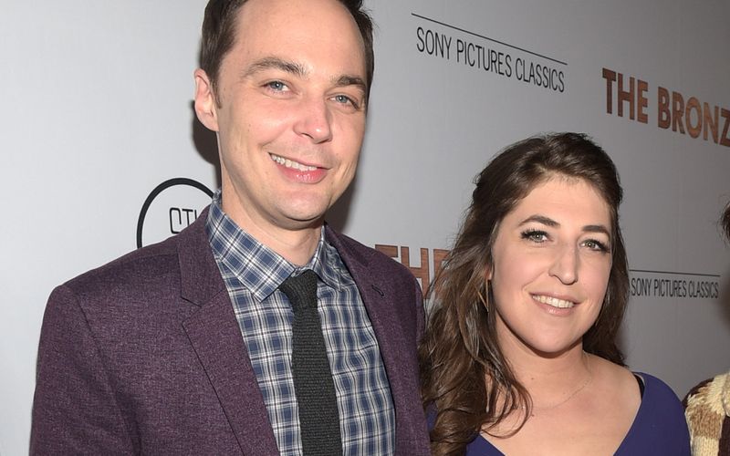 Jim Parsons und Mayim Bialik sind bald wieder als Sheldon Cooper und Amy Farrah Fowler zu sehen.