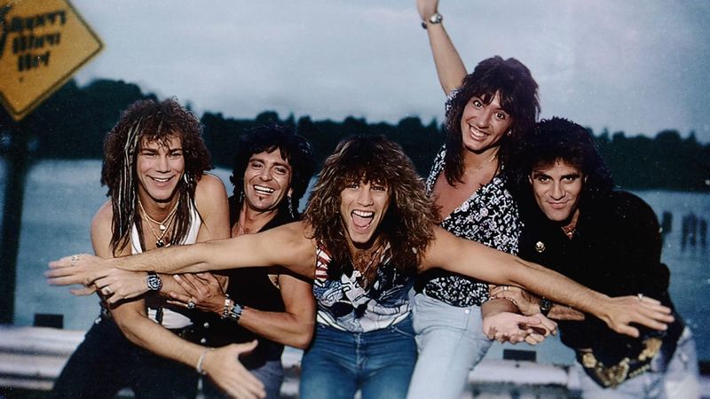 In "Thank You, Goodnight: The Bon Jovi Story" wirft Disney+ einen Blick auf die Höhen und Tiefen der Karriere einer der bekanntesten Rockbands. 