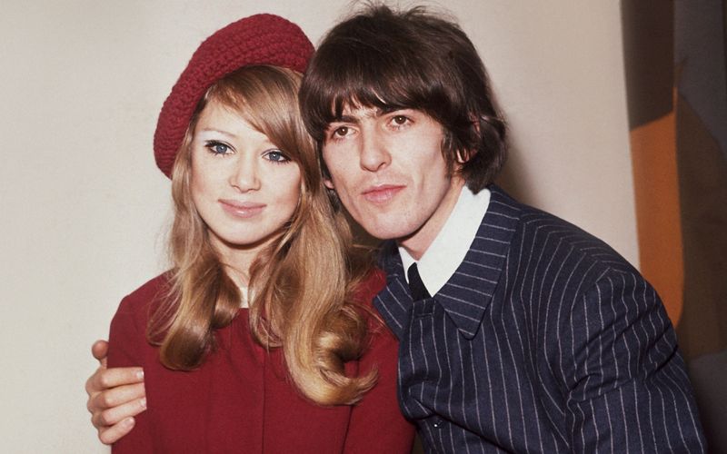 Pattie Boyd war in den 60er-Jahren ein gefragtes Model und die erste Ehefrau von George Harrison. Und die ganze Welt fragte sich: Was will die Schöne eigentlich gerade mit dem - nicht gerade attraktiven - Beatle? Aber damit war sie nicht alleine: Models lieben Rockstars - und umgekehrt ...