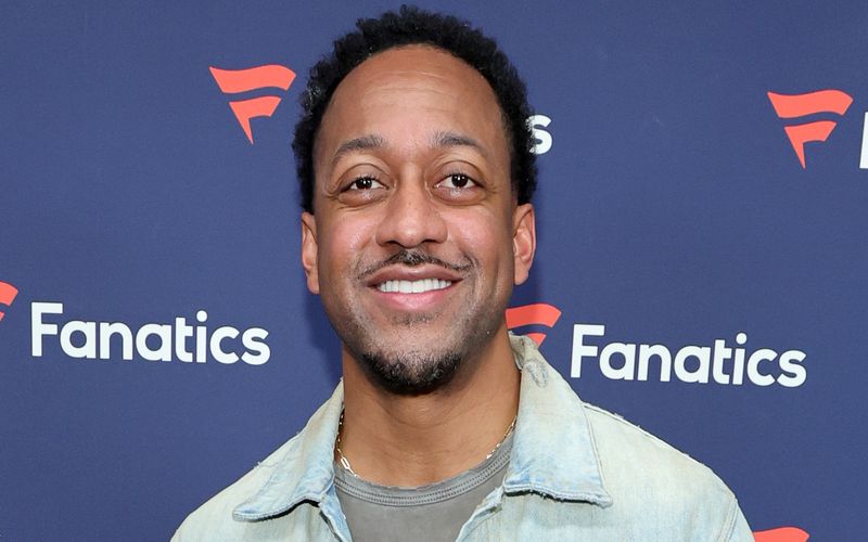 Steve Urkel verkauft Gras? Ja, Jaleel White, der die Figur in der beliebten 90er-Sitcom "Alle unter einem Dach" spielte, vertreibt unter dem Namen "itsPurpl" auch seine eigenen Marihuana-Produkte. Und natürlich heißt eine der angebotenen Sorten nach seiner Paraderolle: "Purple Urkle".  