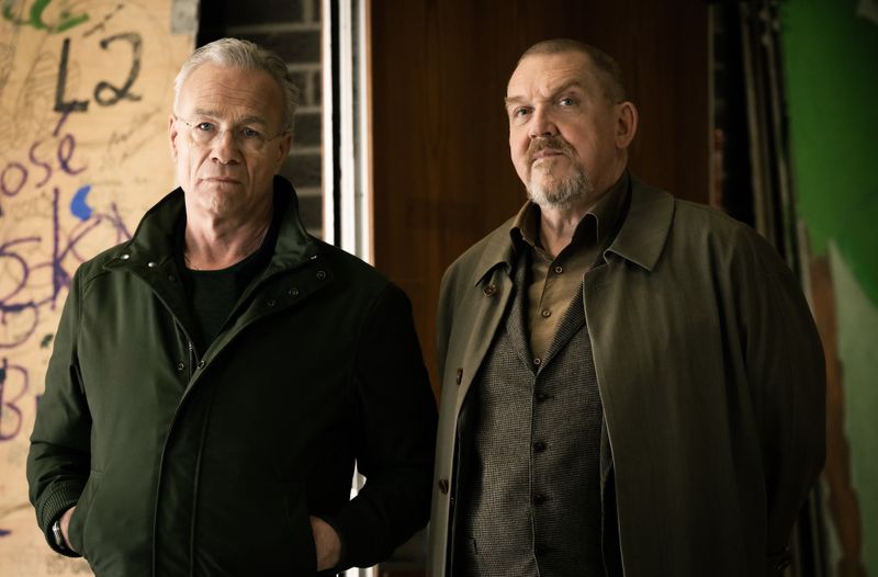 Der 90. Fall von Max Ballauf (Klaus J. Behrendt, links) und Freddy Schenk (Dietmar Bär) ist ein bisschen "anders": Er beginnt vor allem als Liebesgeschichte zwischen Max und seiner neuen Freundin und großen Liebe. Dann kommt eine schmerzhafte Mordermittlung dazwischen. Seine Erstaustrahlung hatte "Tatort: Diesmal ist es anders" im April 2024.