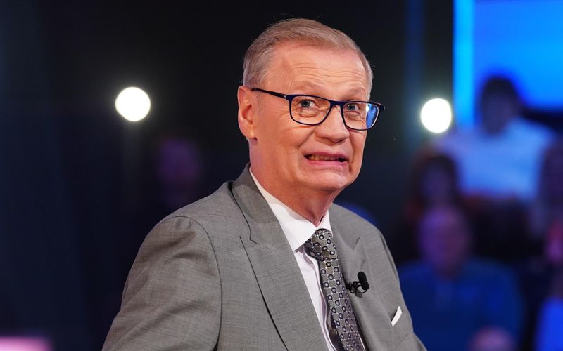 "Ich weiß es, aber ich sag's nicht." Aber auch ohne weitere Worte führte Günther Jauch beim zweiten Oster-Special von "Wer wird Millionär?" (RTL) eine Kandidatin aufs Glatteis.