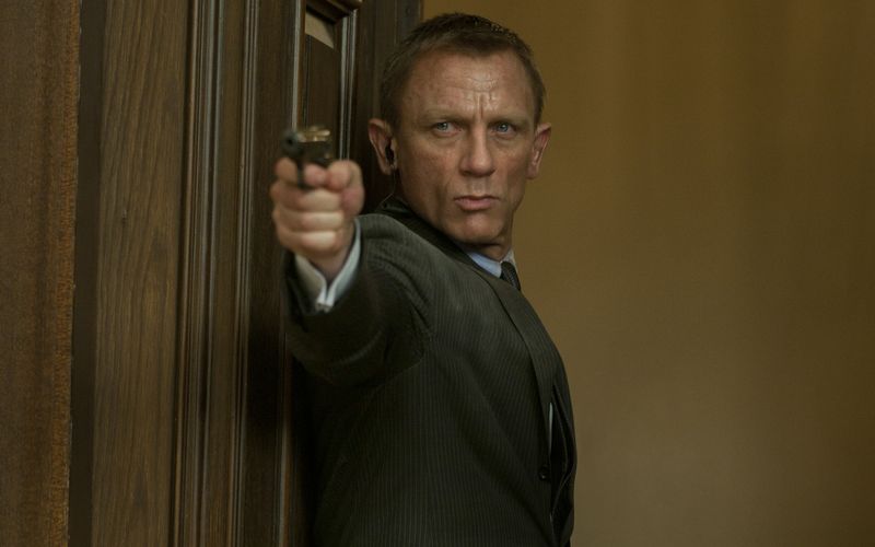 James Bond "007" (Daniel Craig) setzt alles daran, eine sensible Liste zurückzuholen, die gestohlen wurde. 