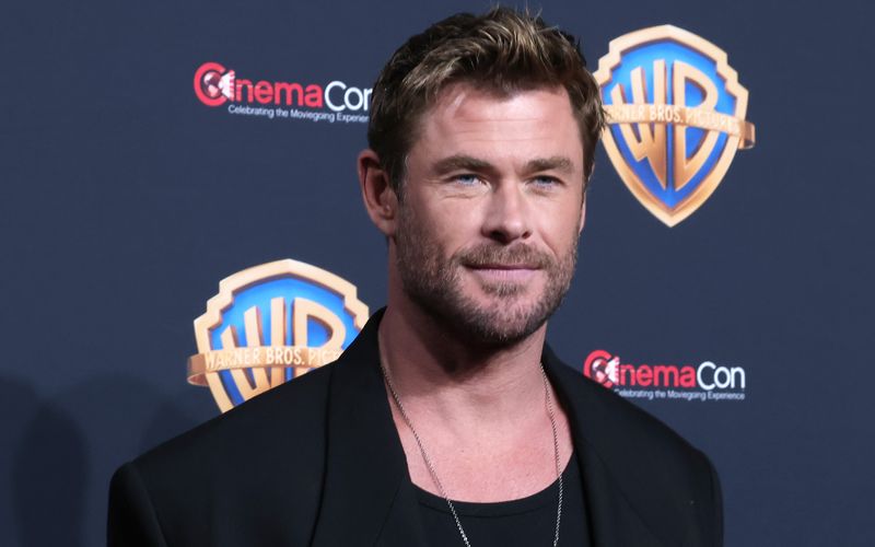 "Thor", "Twilight", "Harry Potter", "James Bond", "Titanic" - was die Fans auf der ganzen Welt lieben, finden die Hauptdarsteller und Hauptdarstellerinnen rückblickend überhaupt nicht gut. Manche hassen ihre Filme sogar und schämen sich dafür - so wie Chris Hemsworth - in Grund und Boden.