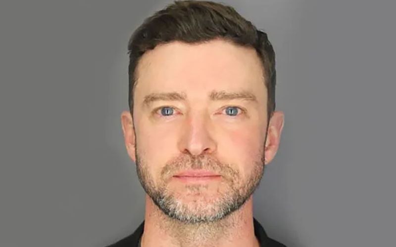 Auf dem obligatorischen Mugshot sieht man ihm den Alkohol noch an: Wegen Trunkenheit am Steuer und weiterer Verkehersvergehen wurde Justin Timberlake im Juni 2024 vorübergehend in Polizeigewahrsam genommen. 