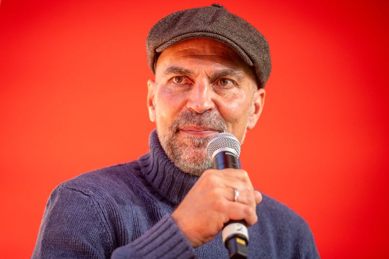 Nach dem (vorläufigen?) Ende seiner Trainerkarriere 2020 arbeitete Markus Babbel in den letzten Jahren als TV-Experte für ran und den SWR. Nun ist er Teil der zweiten Staffel "Most Wanted" (Dienstag, 31. März, 22.30 Uhr, ProSieben): Gemeinsam mit Reality-Stars wie Jürgen Milski, Model Mirja du Mont und weiteren C-"Promis" taucht Babbel unter und lässt sich in der Show von drei "Huntern" durch Deutschland jagen.