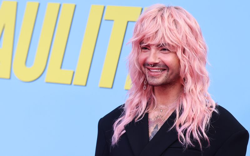 Bill Kaulitz hat in seinem gemeinsamen Podcast mit Bruder Tom einmal mehr aus dem Nähkästchen geplaudert und von einer durchaus pikanten Nachricht eines Reality-Star erzählt.