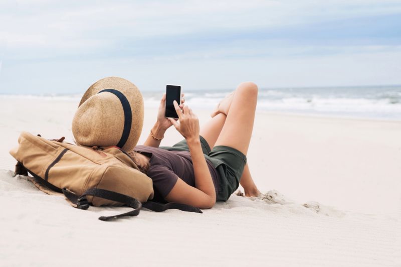 Trotz EU-Roaming-Regelung können auch im EU-Ausland hohe Gebühren bei der Handynutzung anfallen. 