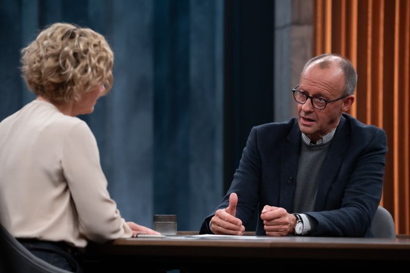 Friedrich Merz ist am Sonntag erneut zu Gast bei Caren Miosga im Ersten.