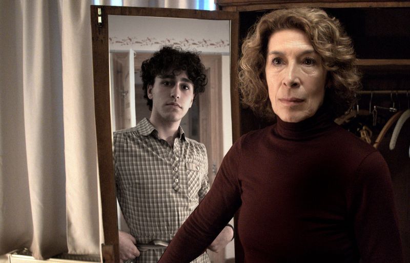 Josefa (Adele Neuhauser) kehrt nach 35 Jahren in ihr Heimatdorf zurück, das sie einst als Josef (Riccardo Campione) verlassen hatte. Dass sie eine Frau ist, wusste sie schon ihr ganzes Leben.