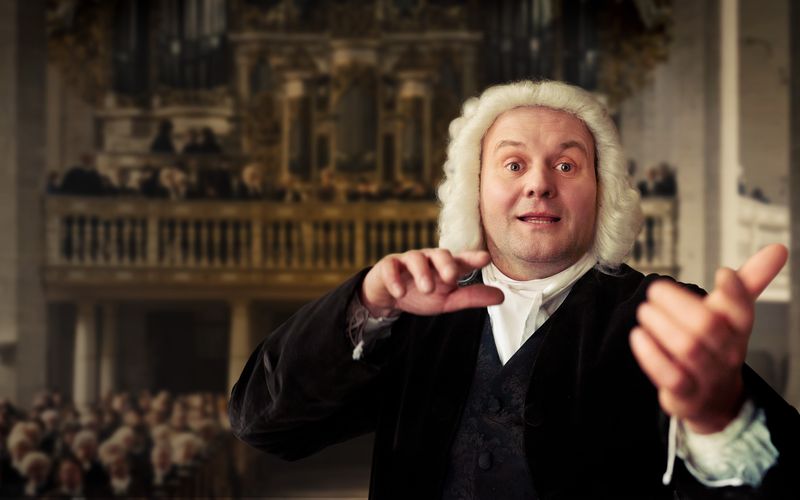 Kaum wiederzuerkennen: Devid Striesow schlüpft in "BACH - Ein Weihnachtswunder" in die Rolle des weltbekannten Komponisten. 