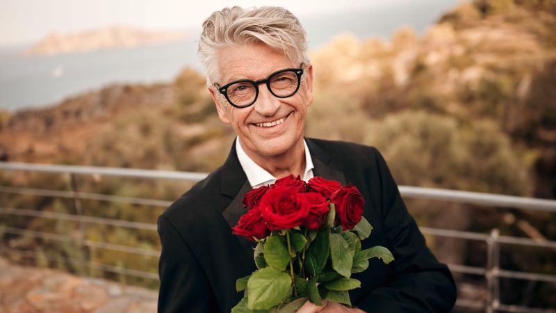 Man kann auch im hohen Alter noch die große Liebe finden, oder? Der 73-jährige Pensionär Franz Stärk reihte sich als "Golden Bachelor" in die lange Liste der TV-Rosenkavaliere ein. Auf Kreta wagte der zweifache Vater und Großvater den Sprung ins Ungewisse und wollte sich noch einmal verlieben. Das Happy End blieb allerdings aus - und die Zuschauer auch. RTL nahm das Format nach zwei Folgen wieder aus dem linearen Programm.