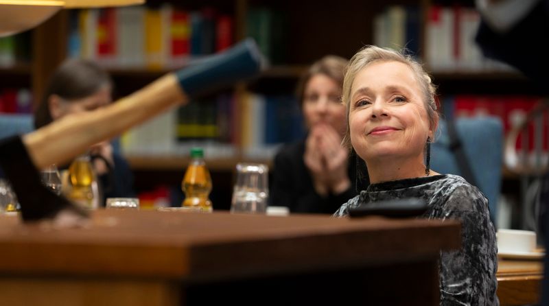 Am Muttertag ist ChrisTine Urspruch als Silke Haller in einer Wiederholung von "Tatort: Man stirbt nur zweimal" zu sehen.