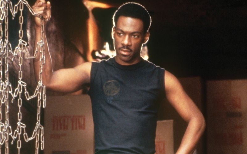 Mit "Beverly Hills Cop" (Bild) schaffte er seinen endgültigen Durchbruch: Eddie Murphy gehörte in den 80er-Jahren zu den größten Stars, die Hollywood zu bieten hatte. Am 3. April feiert der Kultkomiker seinen 65. Geburtstag, Anlss genug zurückzublicken: auf seine besten Filme, aber auch auf einige Streifen, die Murphy heute vielleicht lieber vergessen würde ...