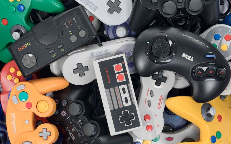 Spielend Geld verdienen wollten Nintendo, Sony, Microsoft, Sega und Co. immer wieder - doch welche Konsole war bislang die erfolgreichste? 