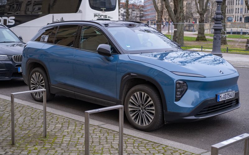 Für die einen sind SUVs zu groß für die Straße, die anderen schätzen den Komfort und die Sicherheit der Fahrzeuge.