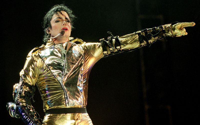Auch mehr als 15 Jahre nach seinem Tod ist Michael Jacksons Musik unvergessen. Die großen Hits kennt jeder, doch auch die Alben des King of Pop, wie "HIStory", dessen Veröffentlichung sich am 20. Juni zum dreißigsten Mal jährt, verdienen es, gehört zu werden. Die Galerie stellt sie alle im Ranking vor.