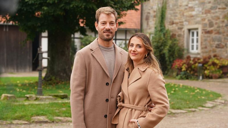 Anna und Gerald Heiser - hier beim großen "Bauer sucht Frau"-Wiedersehen - kehren für eine Reise in ihre alte Heimat Namibia zurück.