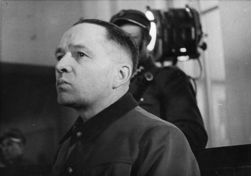 Rudolf Höß (Bild) war für die Ermordung mehr als einer Million Jüdinnen und Juden im Vernichtungslager Auschwitz verantwortlich. In der Doku "Der Schatten des Kommandanten" trifft sein inzwischen 87-jähriger Sohn auf die KZ-Überlebende Anita Lasker-Wallfisch.