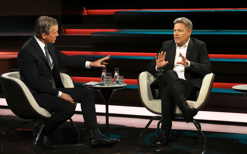 Robert Habeck (rechts) hat bei Markus Lanz (links) unter anderem über Friedrich Merz gesprochen.