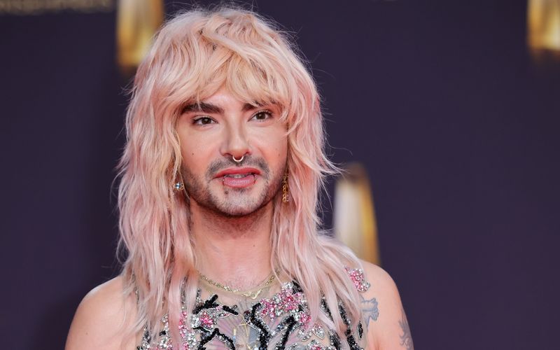 Bill Kaulitz (hier im September 2024 in Köln) hat in seinem Podcast mit Bruder Tom von einer wilden Date-Night berichtet.