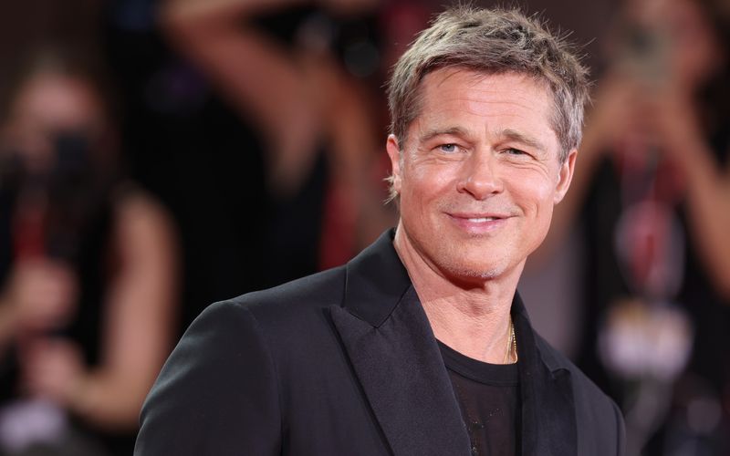 Brad Pitt gehört seit Jahrzehnten zu Hollywoods größten Stars, inzwischen darf er sich auch Oscar-Gewinner nennen. Wir blicken zurück auf die beeindruckende Karriere des 60-Jährigen, der zuletzt noch im Actionreißer "Bullet Train" (Free TV-Premiere am 10. Februar, 22.25 Uhr, ZDF) bewiesen hat, dass er noch lange nicht zum alten Eisen gehört.