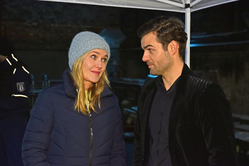 Wie schlägt sich der Neue? Nils Makowski (Lucas Reiber) und Linett Wachow (Stefanie Stappenbeck) kommen gut miteinander aus.