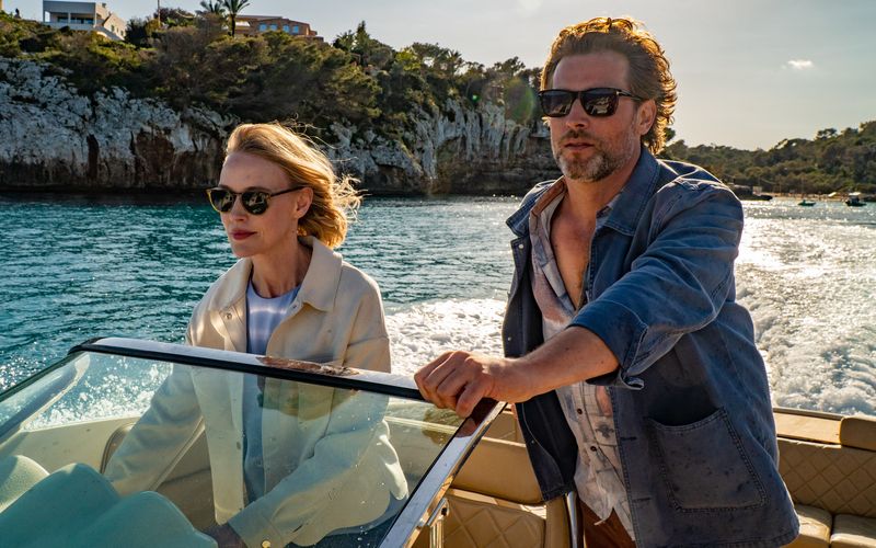 Die britische Ermittlerin Miranda (Elen Rhys) und ihr deutscher Kollege Max (Julian Looman) sind zurück mit neuen "Mallorca Files". Zum Auftakt gilt es, einen Schatz zu finden. Der Mann, der ihn versteckt hat, wurde entführt. Acht neue Folgen der deutsch-britischen Krimikomödien-Serie zeigen ZDFneo und natürlich die ZDF-Mediathek.