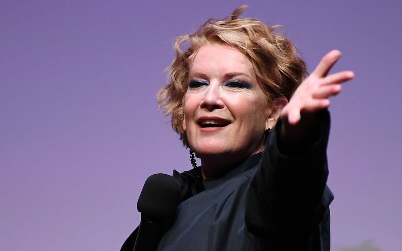 Einen Oscar kann Andrea Arnold sehr wohl ihr Eigen nennen. Den begehrten Preis erhielt die britische Filmemacherin 2005 allerdings "nur" in der Kategorie "bester Kurzfilm" für "Wespen". Heute gehört sie zu den renommiertesten Regisseuren der Welt. Zum Start ihres aktuellen Films "Bird" am 20. Februar zeigen wir die besten Filmemacherinnen aller Zeiten.