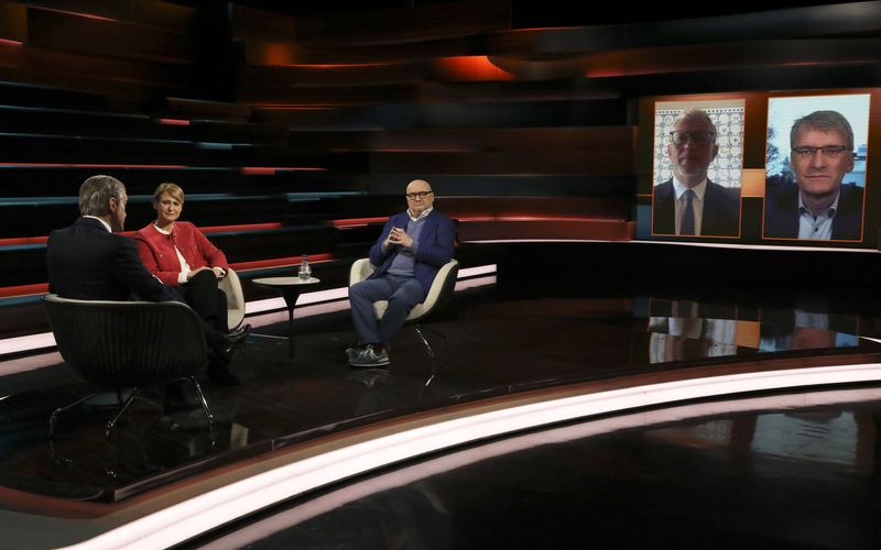 ZDF-Korrespondent Elmar Theveßen (rechts) erklärte, dass Donald Trump in der Ukraine einen größeren Plan verfolge.