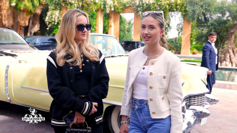 In Marrakesch haben Davina (links) und Shania Geiss jede Menge unerwartete Begegnungen.