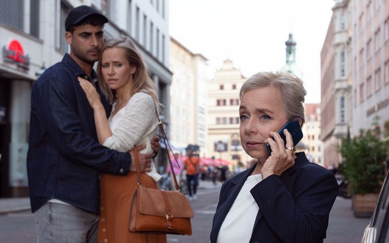 Karim Müller (Karim Günes) und Evelyn Cordes (Susanne Bormann) machen sich große Sorgen um Ronny. Kann Eva Schatz (ChrisTine Urspruch) bei der Suche nach dem autistischen Jungen helfen?