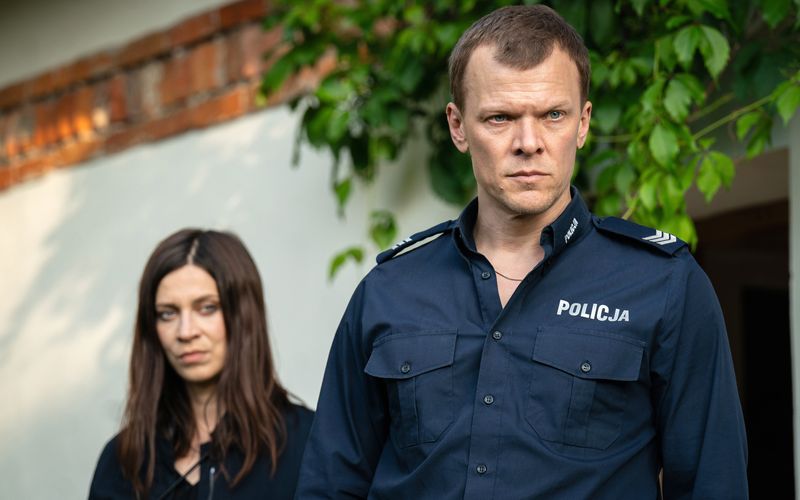 Dorfpolizist Leon Pawlak (Sebastian Hülk) und Die KTUlerin Dr. Viktoria Wex (Claudia Eisinger) sind beruflich ein gutes Team. Auch privat sind sie sich näher gekommen. Doch das Auftauchen von Viktorias totgeglaubtem Mann Felix droht ihre frische Liebe zu zerstören.