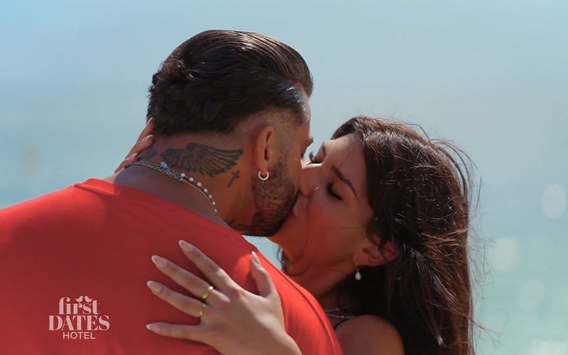 Heißer Kuss beim Tanzkurs: Zwischen Max und Xenia knisterte es im "First Dates Hotel".