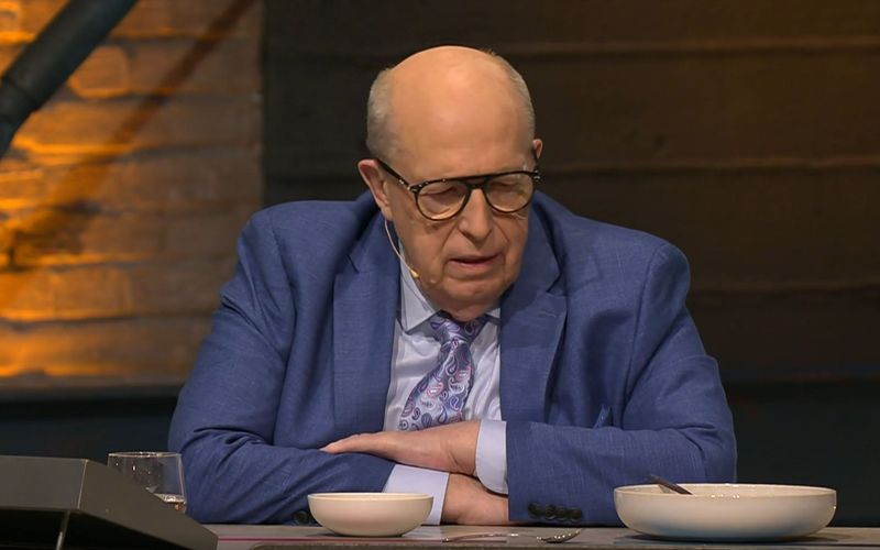 Reiner Calmund, Jury-Urgestein bei "Grill den Henssler", musste noch vor der Vorspeise die Show verlassen - und mit Kreislauf- und Herz-Problemen ins Kankenhaus.