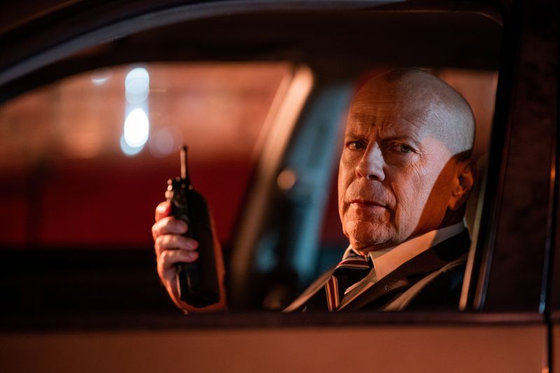 FBI-Agent Karl Helter (Bruce Willis) macht sich Sorgen um seine verdeckt ermittelnde Kollegin Rebecca Lombardi.