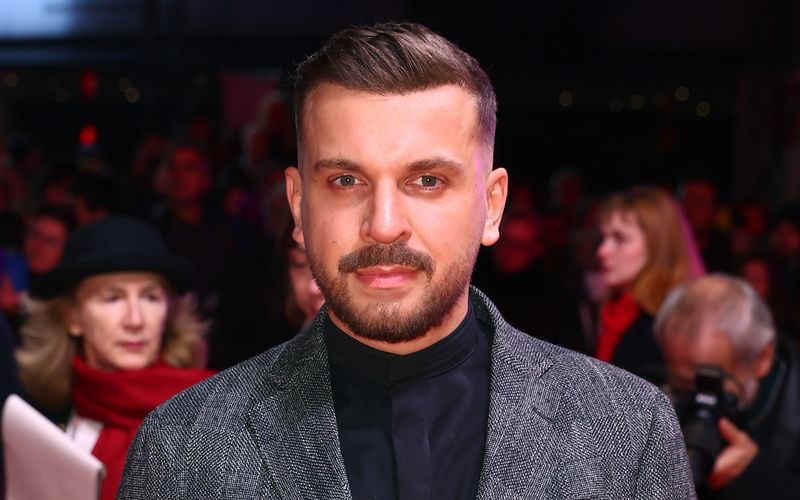 "Tatort"-Star Edin Hasanovic spricht im Podcast über eigene Stunts.