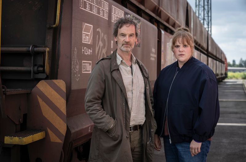 Ganz schön viel los in Dortmund: Peter Faber (Jörg Hartmann) und seine Kollegin Rosa Herzog (Stefanie Reinsperger) erleben mit dem "Tatort: Abstellgleis" eine rauschhafte Folge.