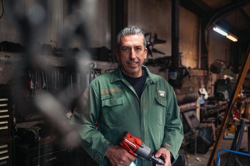 Sympathischer Schrauber: Michael Manousakis lockt auch bei Kabel Eins eine treue Fan-Gemeinde an, die ihn schon mit seinen "Steel Buddies" bei kabel eins liebte.