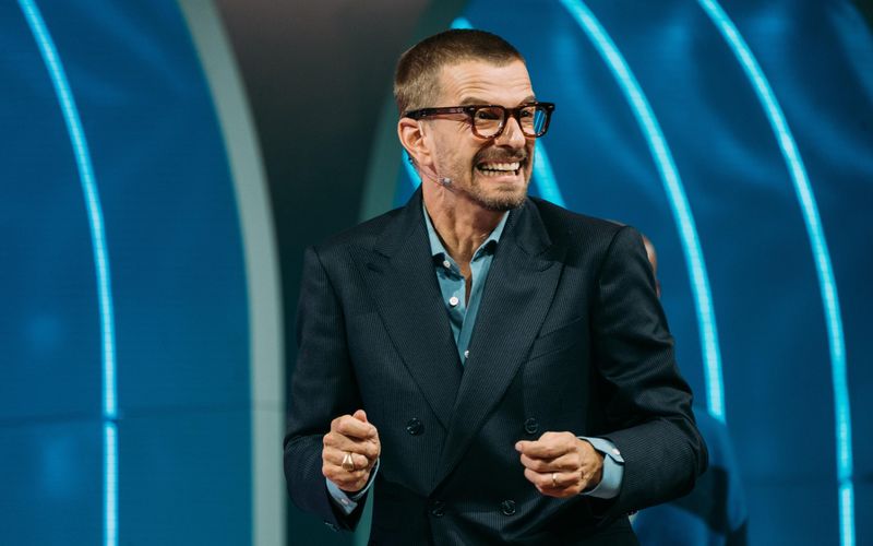 Joko dagegen ist ein Fighter-Typ. Er freut sich schon mal diebisch, wenn seine Kandidaten sich blamieren. Fies!