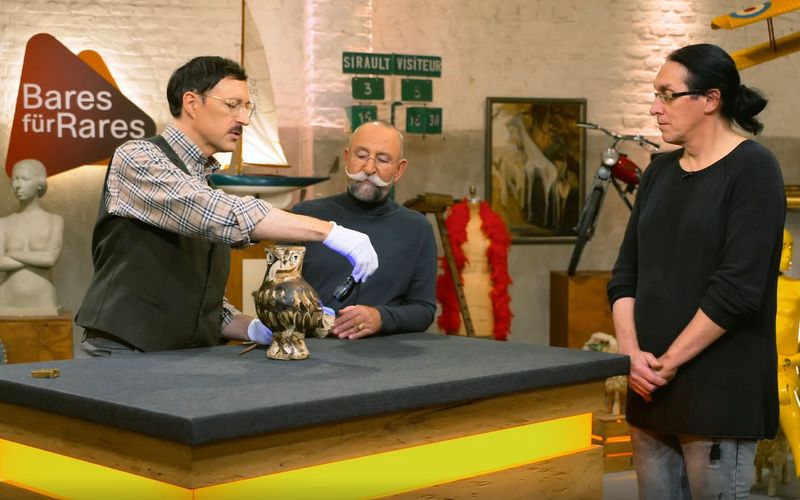 Eine Picasso-Eule war das Highlight der "Bares für Rares"-Folge vom Freitag, von links: Experte Colmar Schulte-Goltz, Moderator Horst Lichter, Verkäufer Joachim.