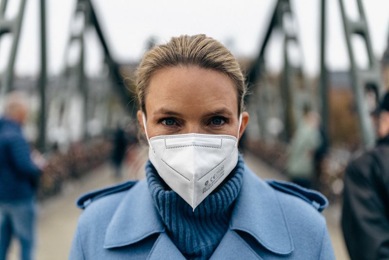 Sarah Tacke drehte ihr Doku fünf Jahre, nachdem die WHO die Pandemie ausgerufen hat.