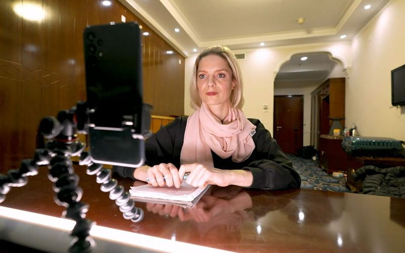 Nach langer Suche konnte Liv von Boetticher zumindest ein Telefongespräch mit Mukhtiar N. organisieren. Der abgeschobene Straftäter arbeitet daran, zurück nach Deutschland zu kommen.