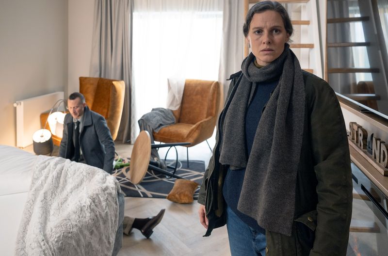 Hauptkommissarin Ann Kathrin Klaasen (Picco von Groote) und ihr Kollege Rupert (Barnaby Metschurat) finden die Frau des niedersächsischen Innenministers bewusstlos auf. Wer hat sie überfallen? Und wo ist ihr Enkel Marvin?