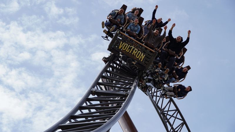 Die Achterbahn "Voltron Nevera" gehört zu den zehn besten Stahl-Achterbahnen der Welt. 